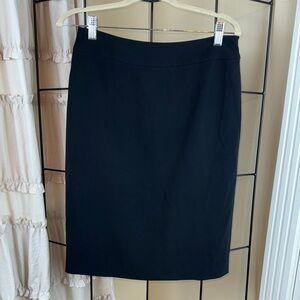 Ann Taylor Black Knee-Length Pencil Skirt Size 4